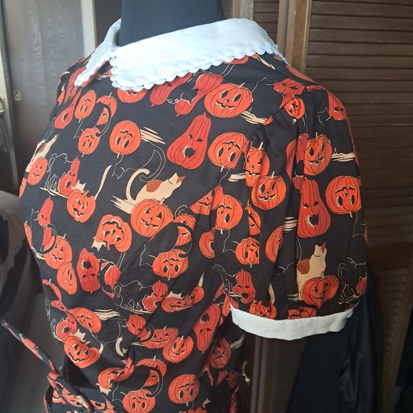 Collectif Halloween Print Dress - Picture 3 of 4